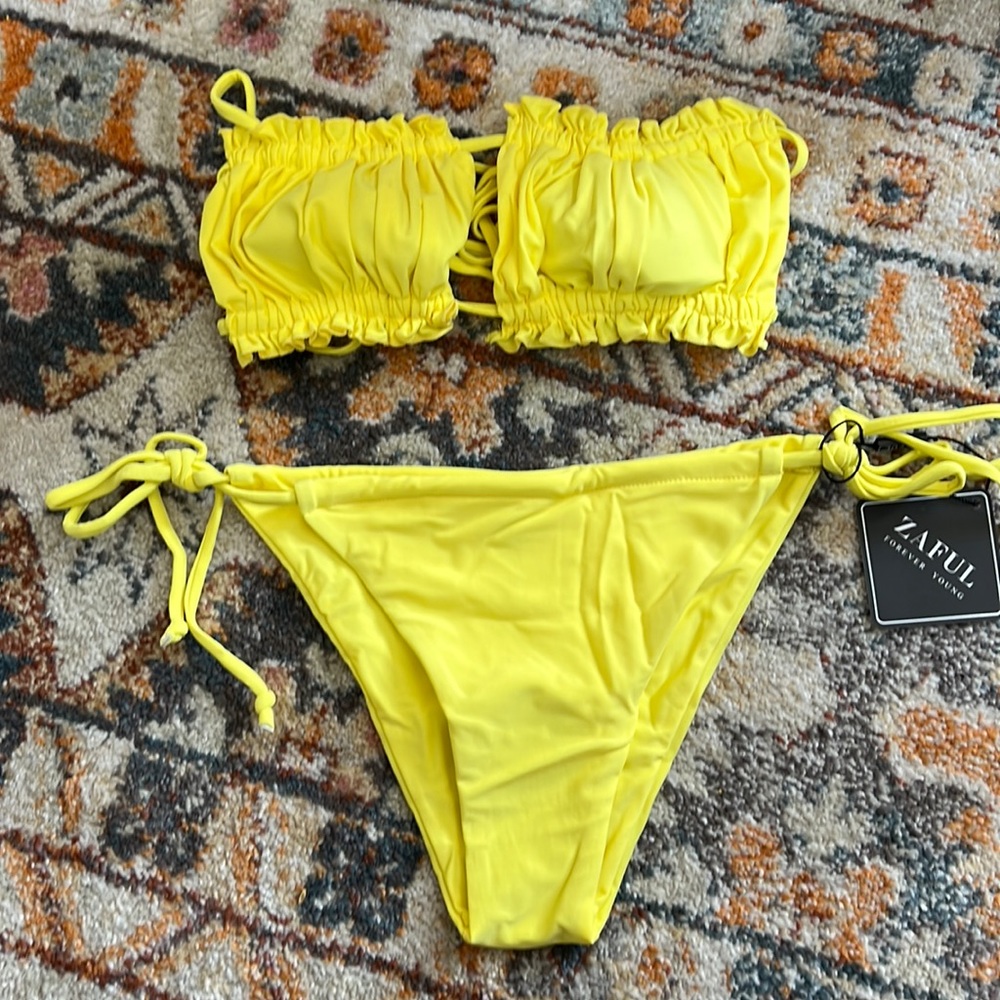 NWT Zaful Yellow Strapless Ribbed Tie Back Ruffle Bikini